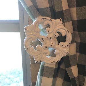 Set of 4 curtain hooks